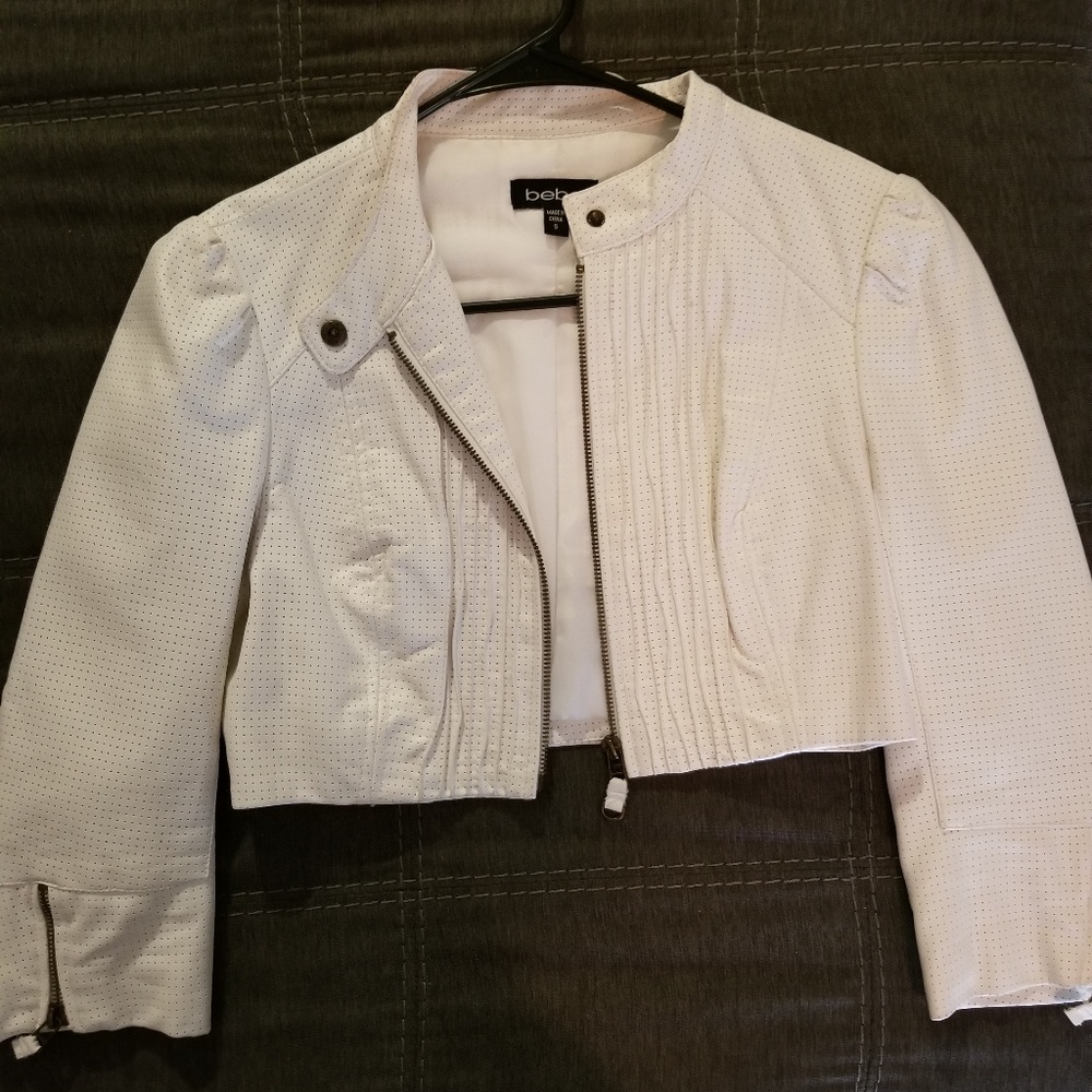 Cropped leather jacket